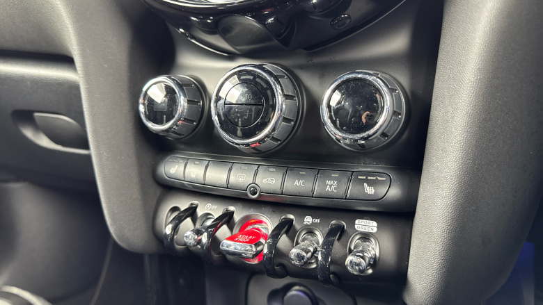 MINI Hatchback 1.5 Cooper Exclusive 3dr Auto Petrol Hatchback